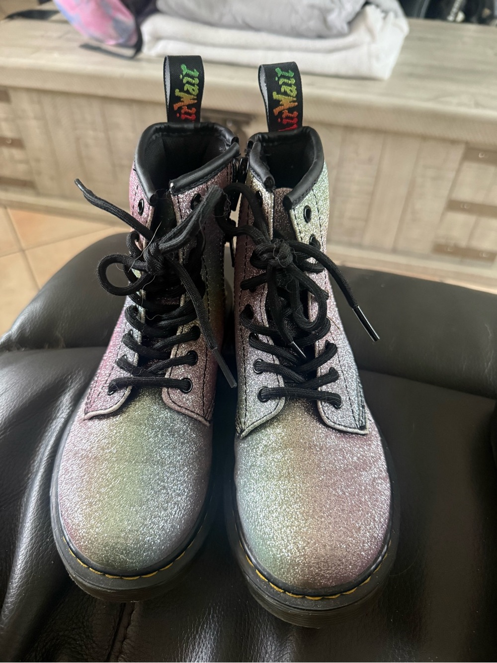 Dr. Martens Kids Glitter Lace-Up Boots - Iridescent Rainbow
